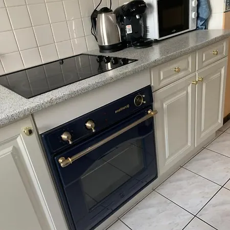 Spacieux à 2km Du Circuit, Proche Tram, Circuit à 5 Minutes En Tram *