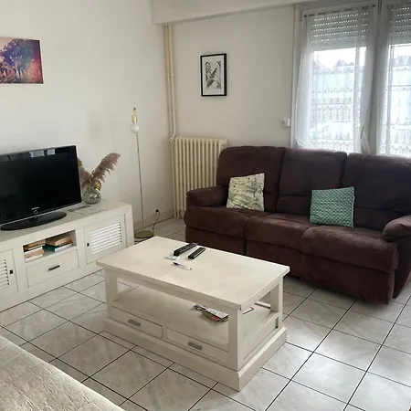 Appartement Spacieux A 2Km Du Circuit, Proche Tram, Circuit A 8 En Tram Apartment *