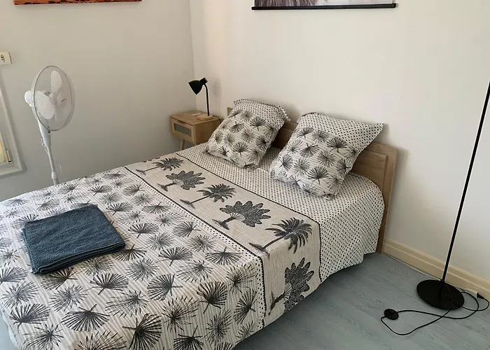 A 2km Du Circuit, Proche Tram, Acces Direct Du Circuit En Tram En 5 Mn