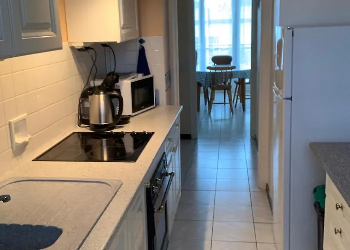 A 2km Du Circuit, Proche Tram, Acces Direct Du Circuit En Tram En 5 Mn Apartmán