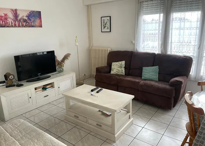 A 2km Du Circuit, Proche Tram, Acces Direct Du Circuit En Tram En 5 Mn Apartmán *