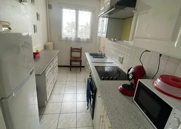 A 2km Du Circuit, Proche Tram, Acces Direct Du Circuit En Tram En 5 Mn Apartmán *